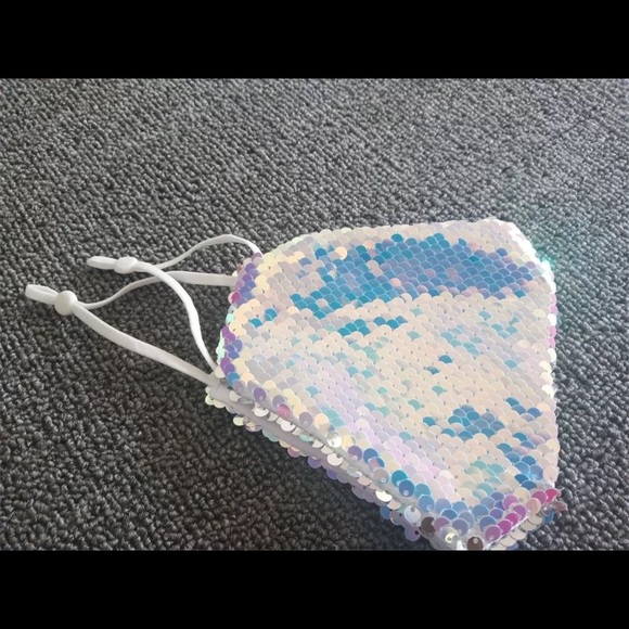 Sequin Iridescent Mask with Adjustable ear loops - Picture 2 of 4